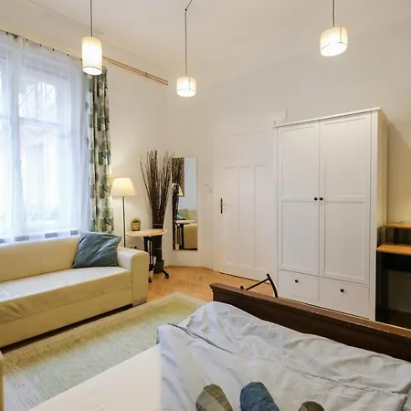 Acacia Hostal