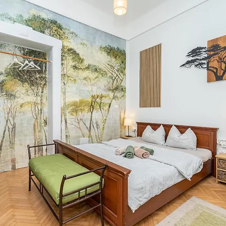 Acacia * Budapest