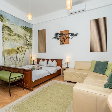 Acacia Hostal *