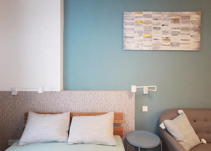 Acacia Private & * Budapest