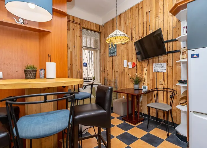 Acacia Private & * Budapest