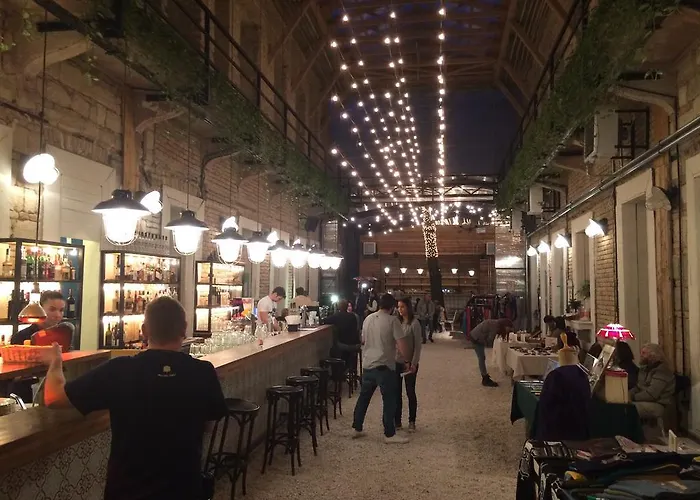 Acacia Private & Budapest