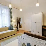 Acacia Hostal