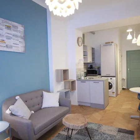 Acacia Budapest