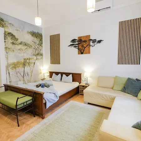 Acacia * Budapest
