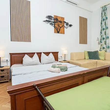 Hostel Acacia *