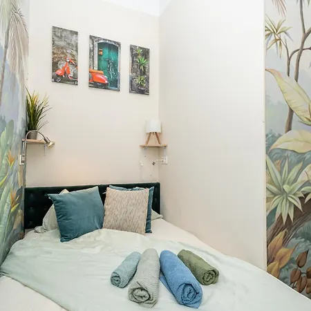Acacia Private & Hostel *