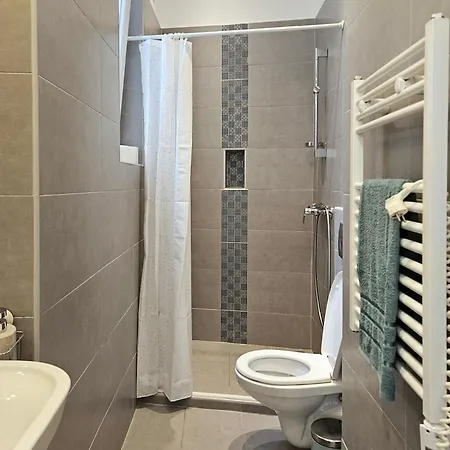 阿卡西亚旅舍 *