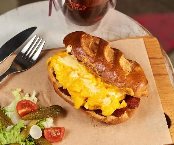 Acacia Private & Hostel