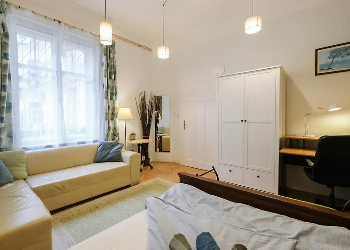 Acacia Private & Hostel