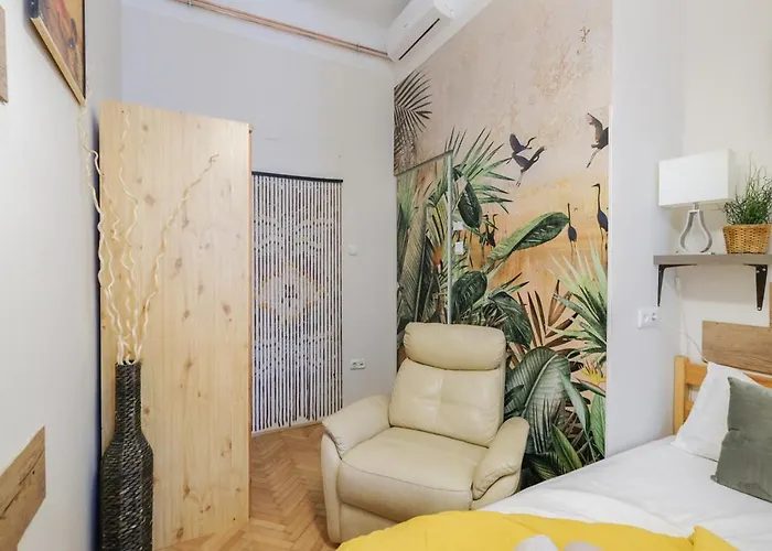 Acacia Private & * Budapešť