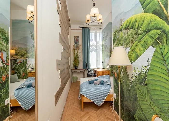 Acacia Private & Budapešť