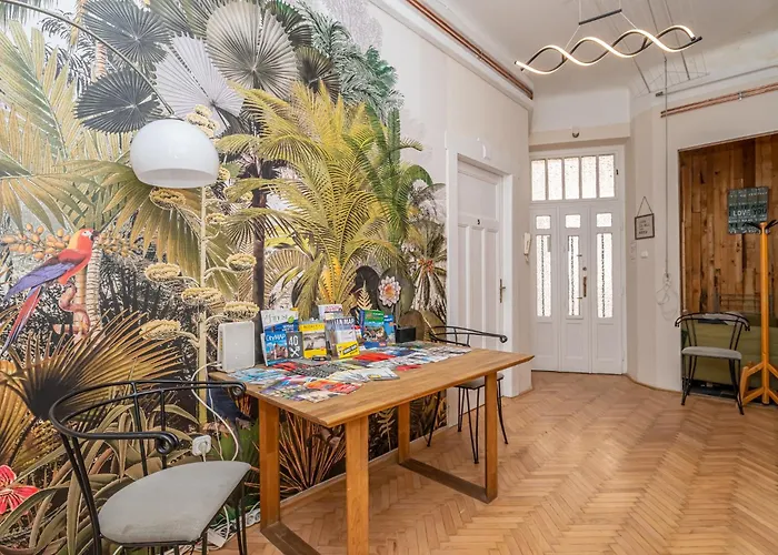 Acacia Private & * Budapešť