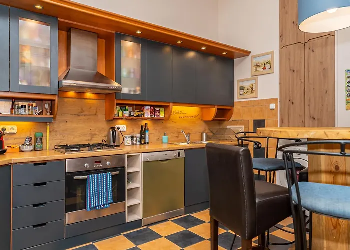 Acacia Private & Hostel