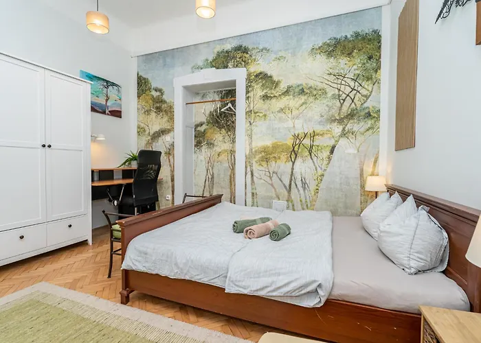 Acacia Private & Budapešť