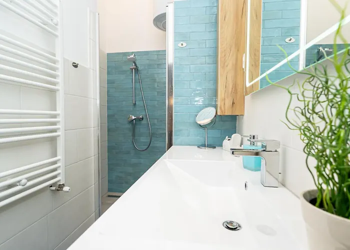 Acacia Private & Budapešť