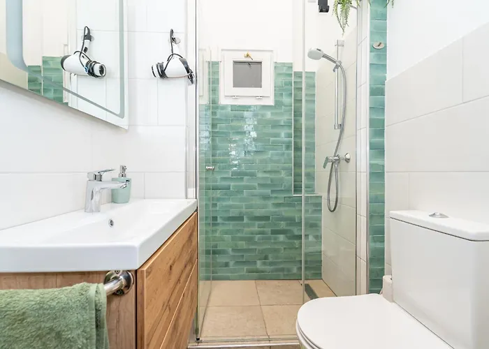 Acacia Private & Hostel