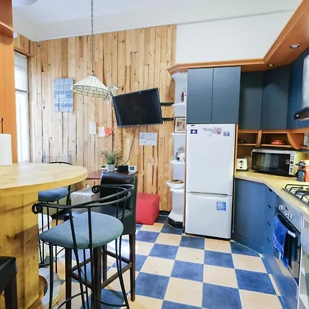 Acacia * Budapest